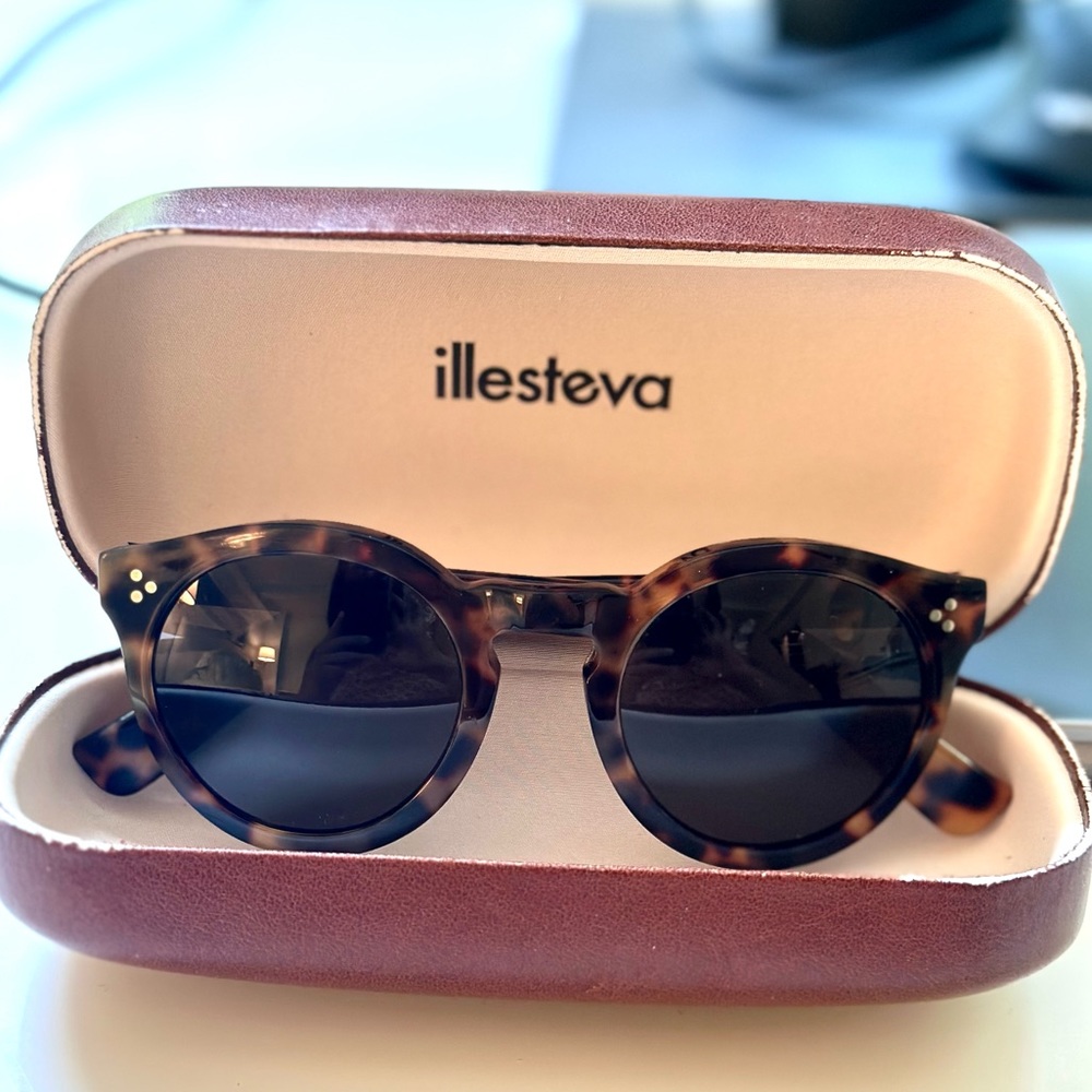 Illesteva ∙ Leonard II E Sunglasses - OS